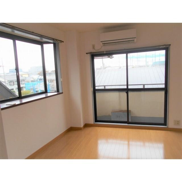 ラフォーレ２１の居間・リビング