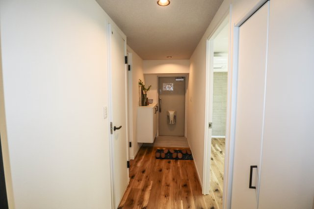 【玄関】 | コープ野村梅田Ａ棟 | 玄関にはシューズボックスが有ります♪