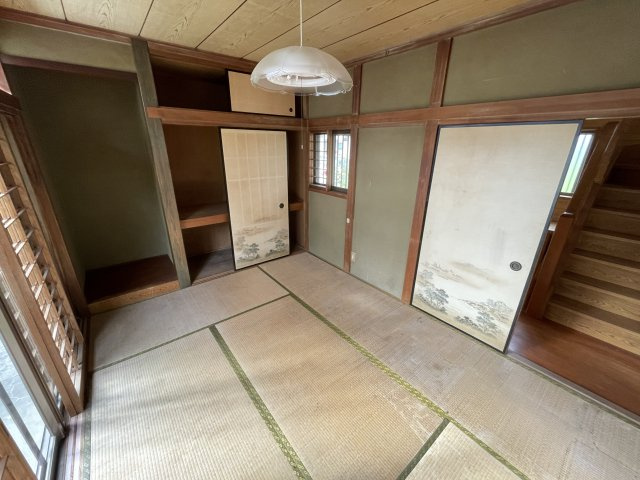 南横川3DK中古戸建の洋室