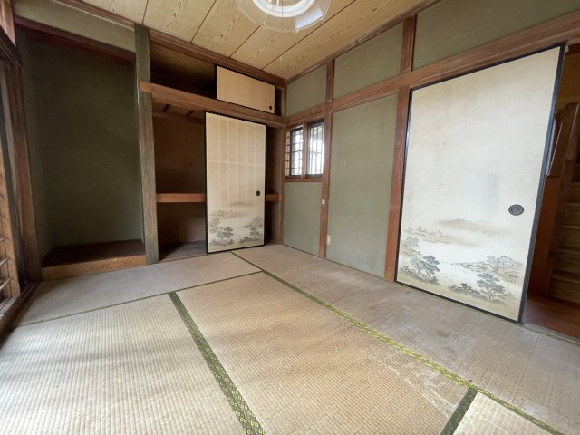 南横川3DK中古戸建の洋室