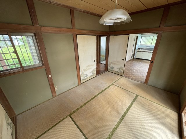 南横川3DK中古戸建の洋室