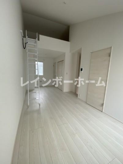 江戸川区北小岩３丁目のアパートの居間・リビング