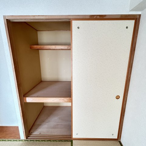 ティアラ高砂ハイツの収納