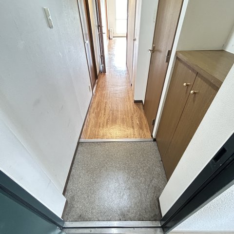 ティアラ高砂ハイツの玄関