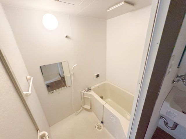 コーポラス翌檜の浴室