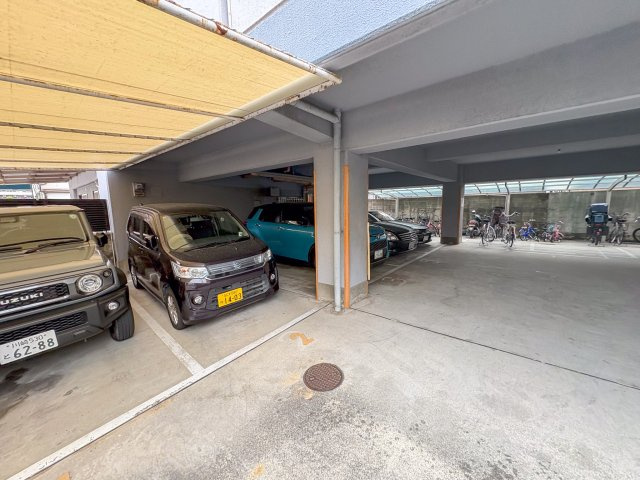 コーポラス翌檜の駐車場