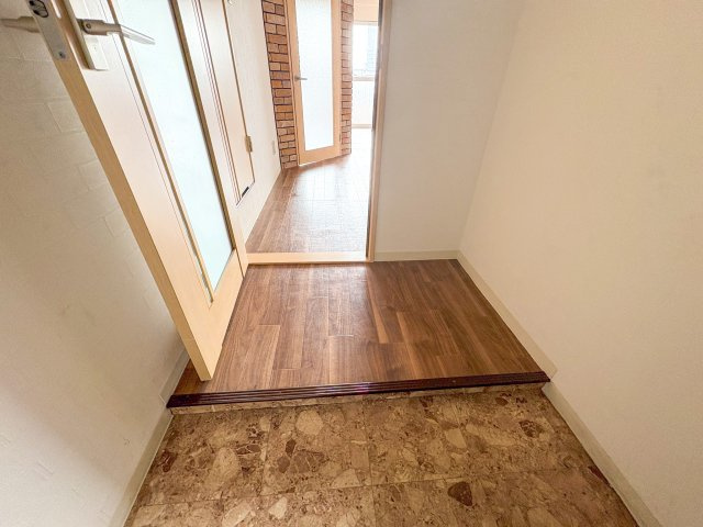 コーポラス翌檜の玄関