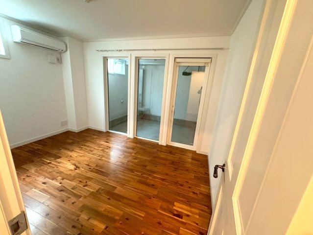 【内装】 | ヴィラアイビス | 1F洋間から愛車をご覧いただけます