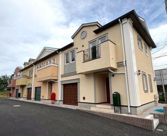 【外観】 | ヴィラアイビス | 外国風の外観