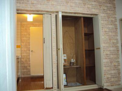 ヤングヴィレッジ嵯峨の内装|室内