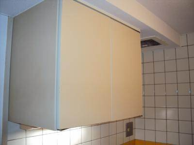 ヤングヴィレッジ嵯峨の内装|キッチン棚