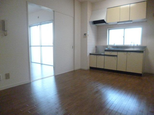 秋本マンションの居間・リビング|居間です