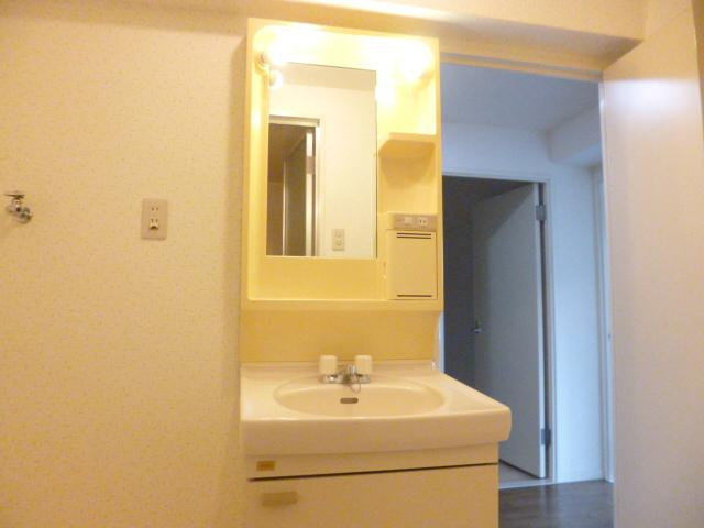 秋本マンションの独立洗面台|独立洗面化粧台付き