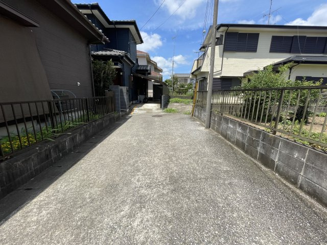 南横川1916売り戸建の前面道路含む現地写真