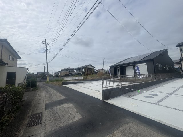 新築　太田市鳥山上町第4　Livele Garden.S　１号棟の前面道路含む現地写真|現地写真　南側接道幅員約3ｍ