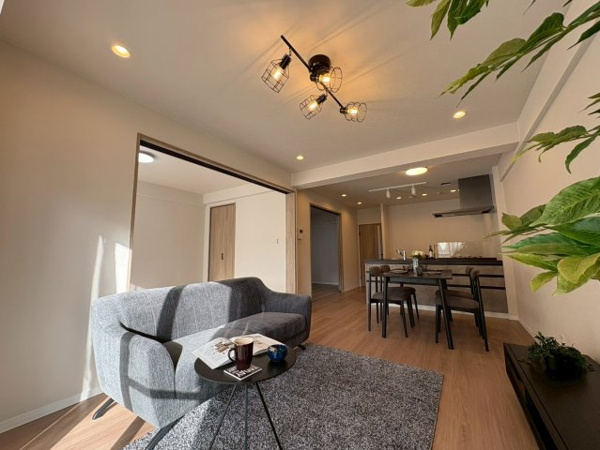 ルネ須磨の画像