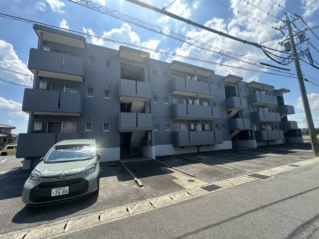 マンションベルツリーの駐車場