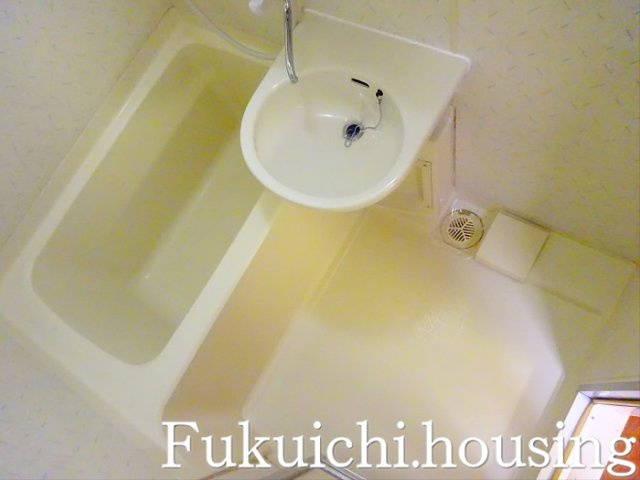 ハウス松園の浴室