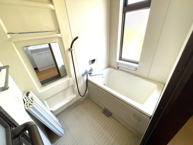 大網白里市木崎中古戸建の浴室