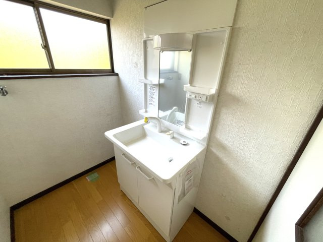 大網白里市木崎中古戸建の独立洗面台
