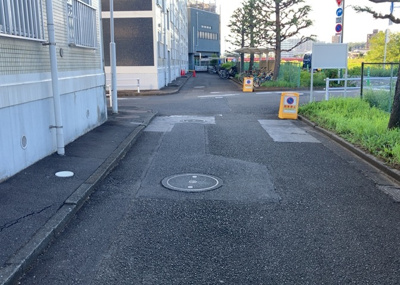 【ロビー】 | 第二カミユ八王子３号棟 | ロビーというと、エントランスと何がちがうの？と思いますよね。実はロビーとエントランスには明確な決まりはありません。物件によっては、エントランスを入って広がるある程度の広さのある空間がロビーとなります。