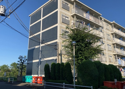 【外観】 | 第二カミユ八王子３号棟 | 隣家の土地はどうなっているのか、生活利便施設が近くにあるのか、学校まで近いかなど、お客様のライフスタイルにあわせたイメージが重要です。また、近くにあると困る施設が近くにないかも確認するといいでしょう。