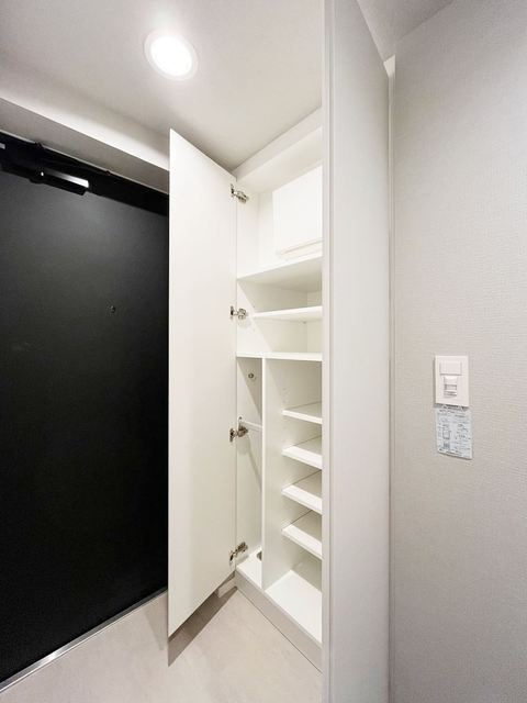 ラ・ペルラ下北沢の玄関