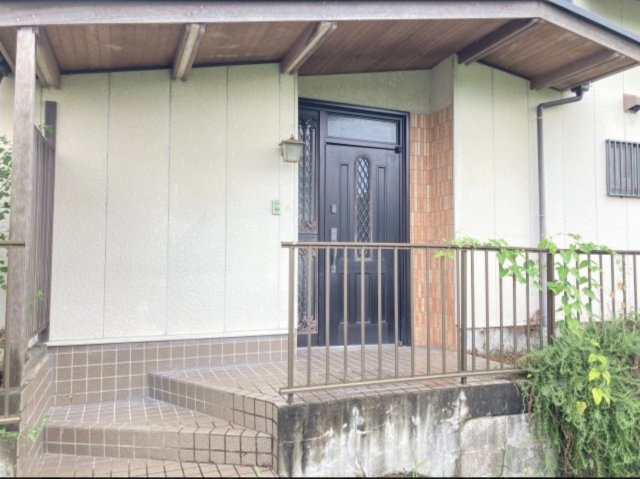 日進市岩藤町一ノ井貸家の玄関