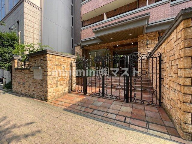 グランシス天満橋のエントランス