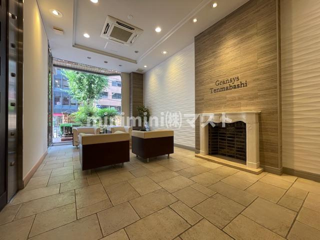 グランシス天満橋のロビー