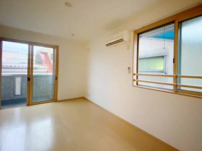 【居間・リビング】 | 悠悠 | こちらのリビングで趣味の時間をお楽しみください