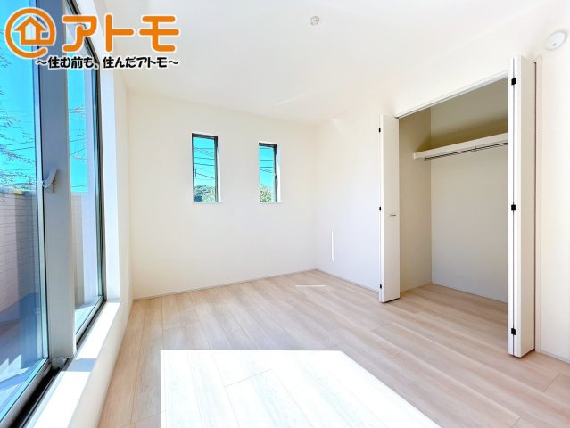 【子供部屋】 | 沼津市中沢田Ⅰ　分譲住宅　E号棟 | 収納豊富な洋室は使い勝手良好です！