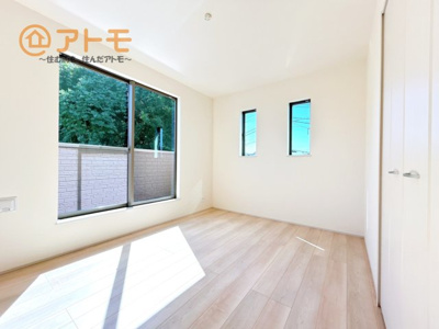 【子供部屋】 | 沼津市中沢田Ⅰ　新築一戸建て　E号棟 | 広々使える収納付きの洋室です♪