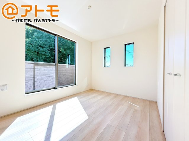 【子供部屋】 | 沼津市中沢田Ⅰ　分譲住宅　E号棟 | 広々使える収納付きの洋室です♪