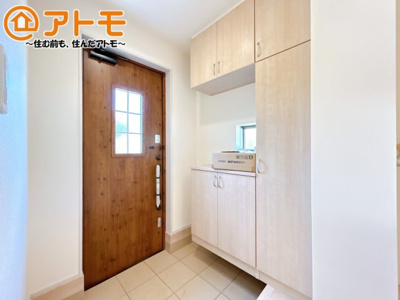 【玄関】 | 沼津市中沢田Ⅰ　分譲住宅　E号棟 | 玄関は収納付きで使い勝手良好♪見た目もすっきり♪