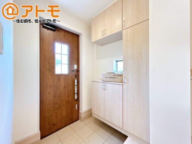 【玄関】 | 沼津市中沢田Ⅰ　分譲住宅　E号棟 | 玄関は収納付きで使い勝手良好♪見た目もすっきり♪