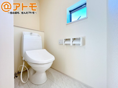 【トイレ】 | 沼津市中沢田Ⅰ　分譲住宅　E号棟 | ２つトイレがあるので朝も混みあわずに使うことができます！