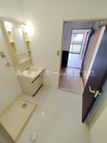 レジデンス西山の洗面所