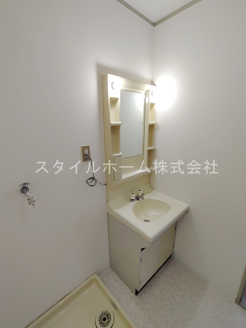 レジデンス西山の洗面所