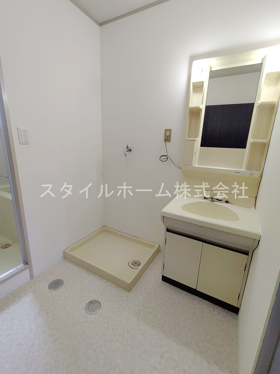 レジデンス西山の洗面所