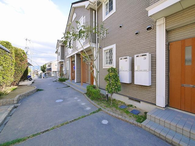 シティーパルⅢのその他共用部分|綺麗な玄関前です