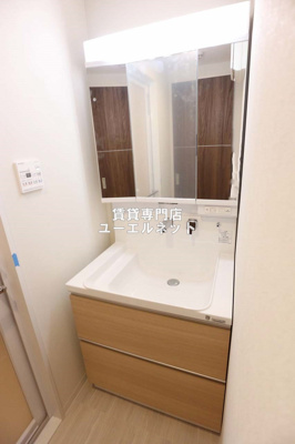 【独立洗面台】 | THE ROOTS ESAKA | 清潔感のある洗面台