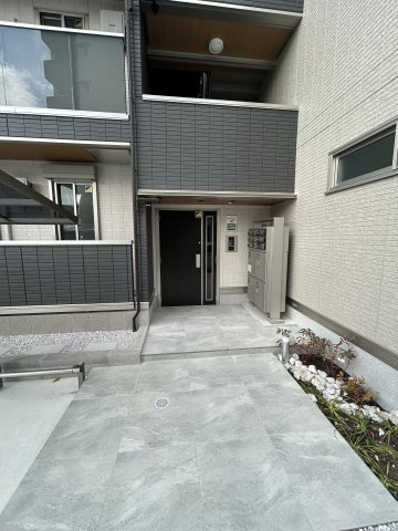 【エントランス】チェリーカーサ西原