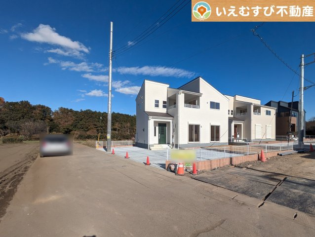 Livele Garden.S　寄居露梨子の前面道路含む現地写真|充分な広さの前面道路
間口が広くお車の出し入れも問題なく行えるスペースが確保されています♪