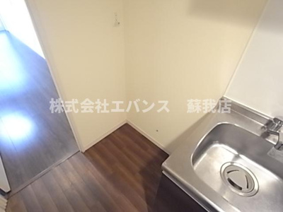 【キッチン】 | リブリ・本千葉 | 冷蔵庫置き場も確保できます