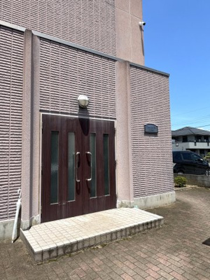 【エントランス】 | アンプルール フェール Courage