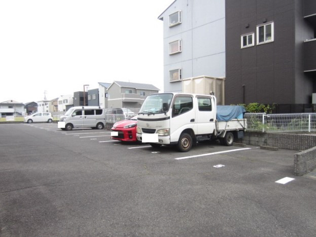 【駐車場】