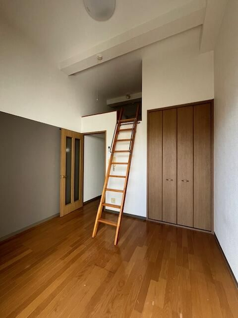 ハイツ市川の洋室