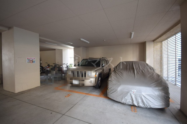 ドゥーエ本庄の駐車場
