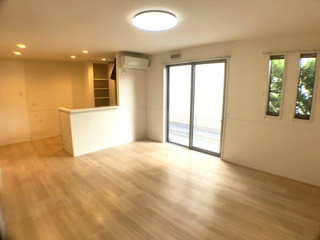 鈴谷戸建の居間・リビング